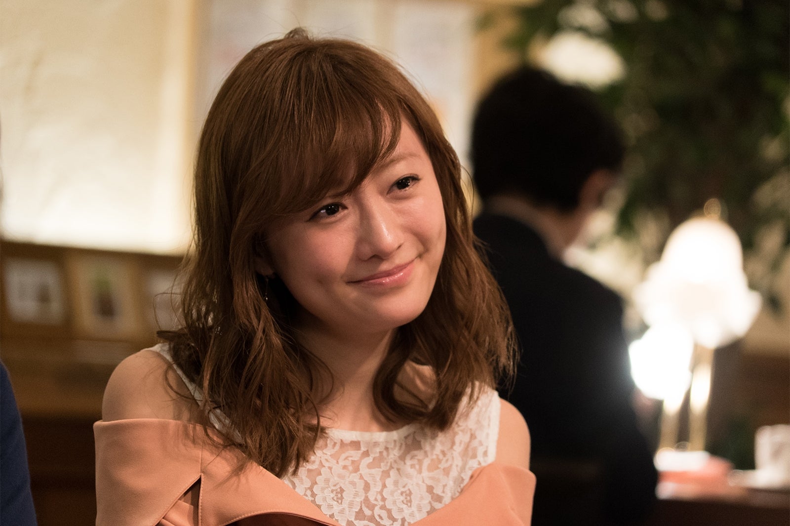 松本まりか／『ホリデイラブ番外編～10年前の2人・井筒夫妻編～』より（提供画像）