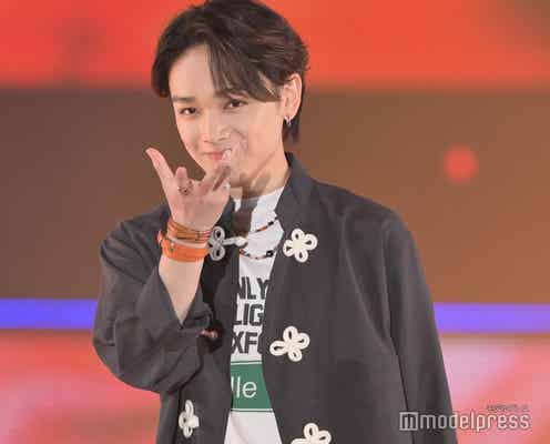 宮世琉弥、ランウェイで“8LOOMポーズ”「泣いた」「最高」ファン沸く<GirlsAward 2023 S/S>