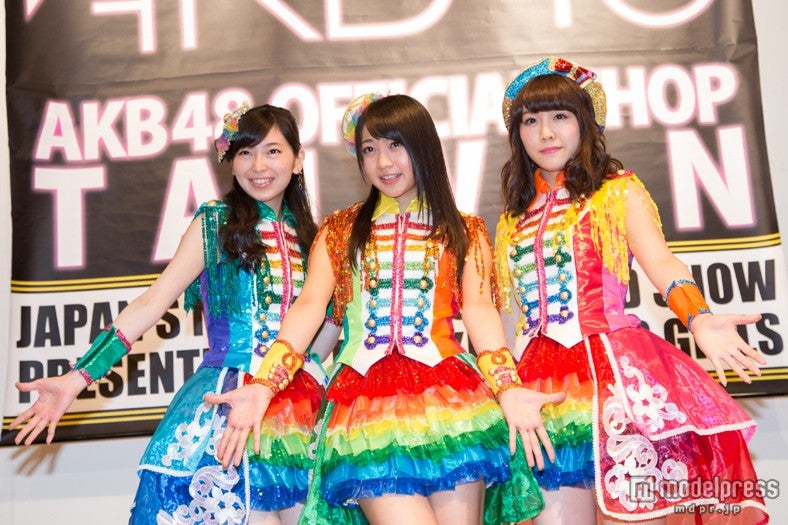 台湾を訪問したSKE48（左から：大矢真那、木崎ゆりあ、石田安奈）／（C）AKS