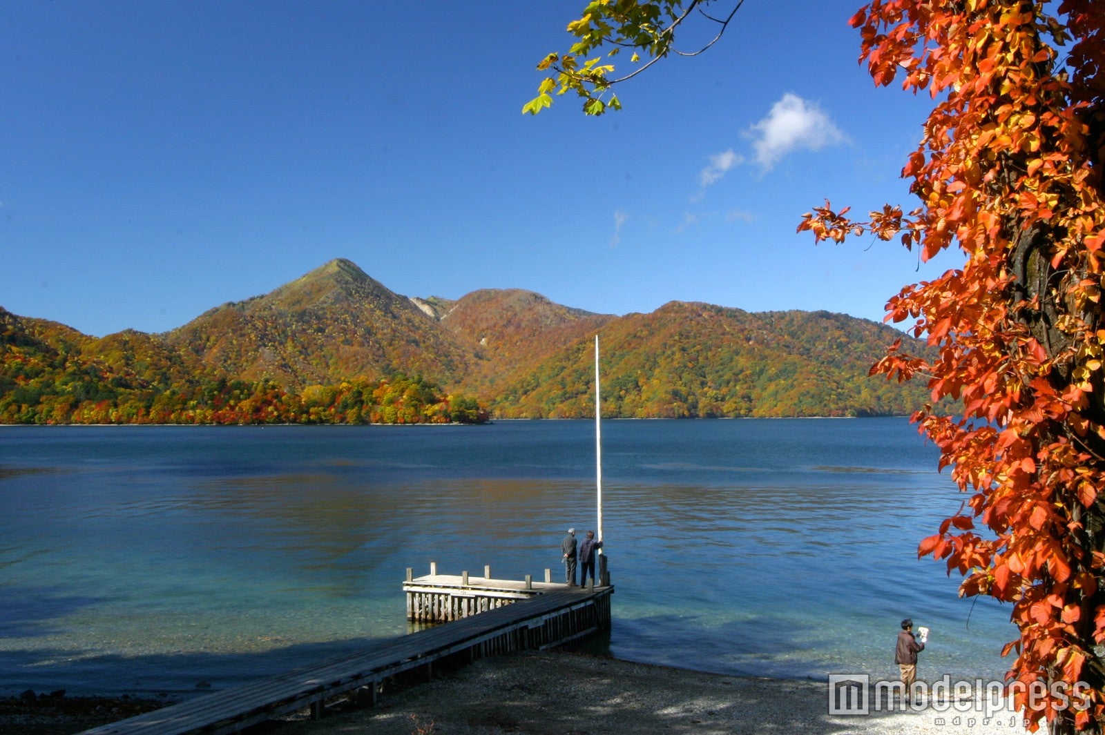 中禅寺湖沿岸に建てられたイタリア大使館別荘記念公園（秋）／画像提供：日光市観光情報発信センター