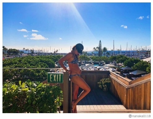 モデル七菜香、妊娠を発表　ビキニでふっくらお腹公開