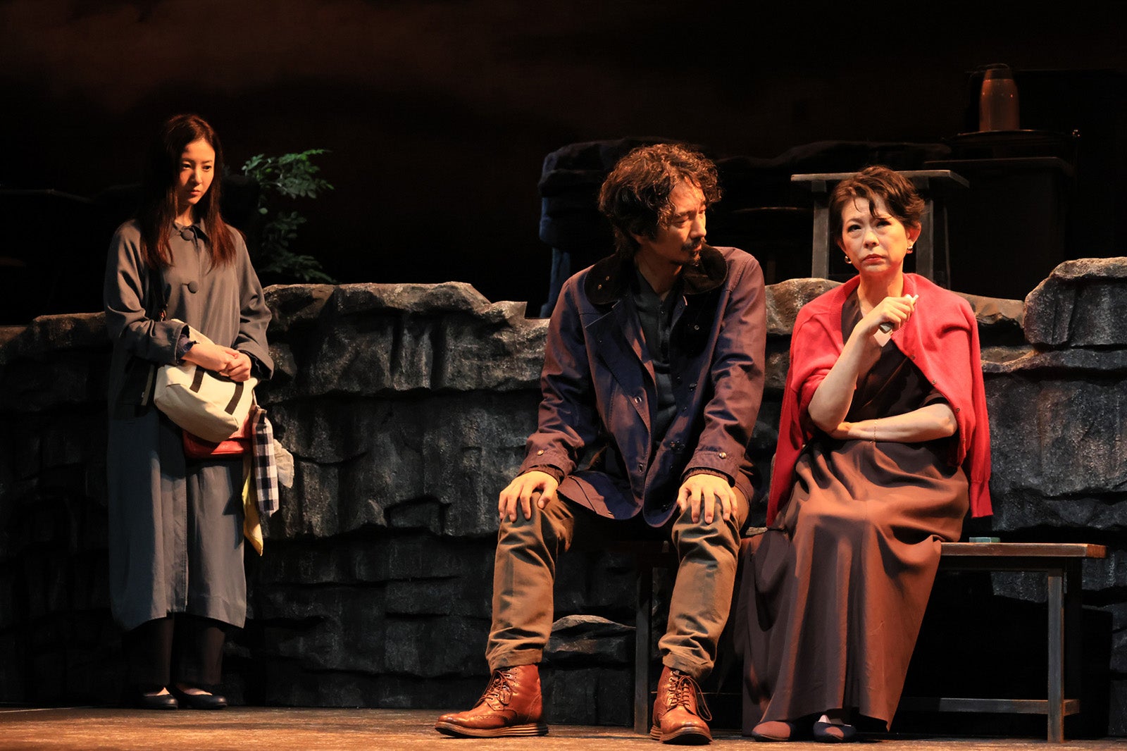 吉高由里子、眞島秀和、秋山菜津子／撮影：宮川舞子（提供写真）