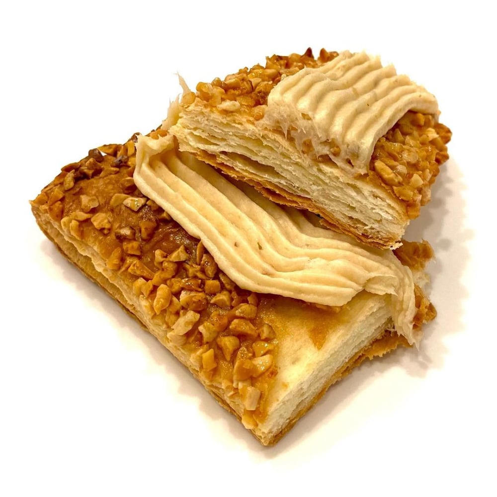 ファミリーマート「ザクザクナッツパイ」