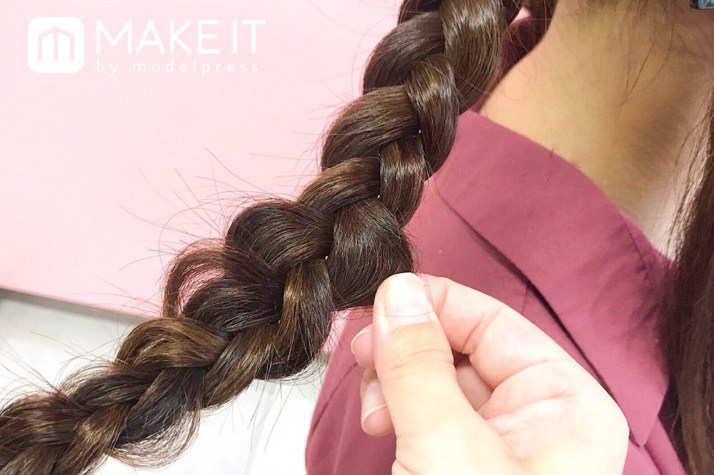タイトな三つ編みヘアHow To (C)メイクイット