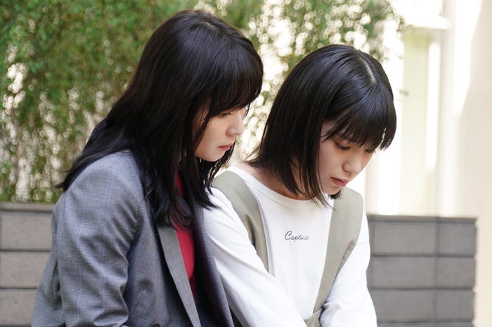 松岡茉優、當真あみ「最高の教師 1年後、私は生徒に■された」第6話より(C)日本テレビ