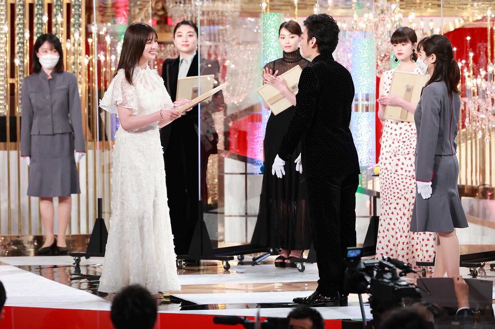 吉川愛、草なぎ剛（C）東京写真記者協会