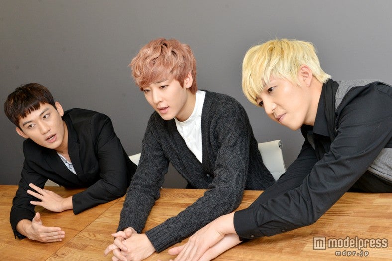 （左から）AJ、ケビン、スヒョン