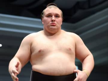 大関安青錦が無念の負け越し 横綱豊昇龍に苦杯で無念 来場所かど番で出直しに 連続勝ち越し記録14場所でストップ