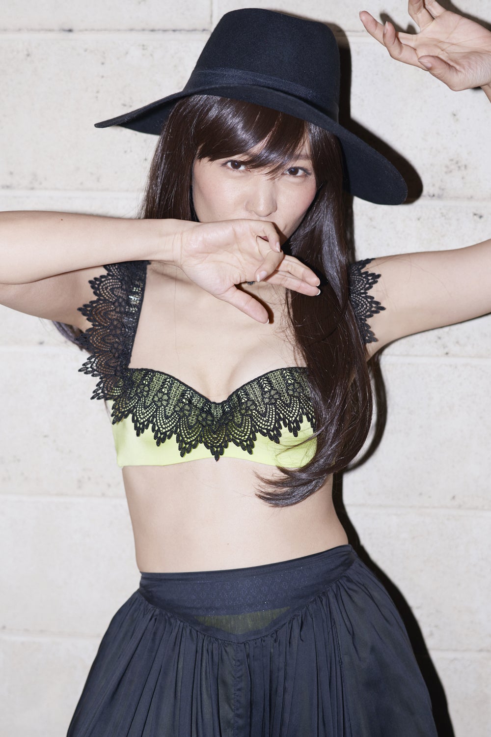 AV女優　宮内京香 (画像6/11) 水上京香、美バスト＆爽やか笑顔で魅了 - モデルプレス