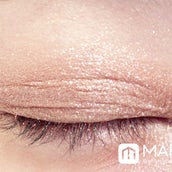 アイテープを使いこなす バレにくいアイテープ アイシャドウって モデルプレス