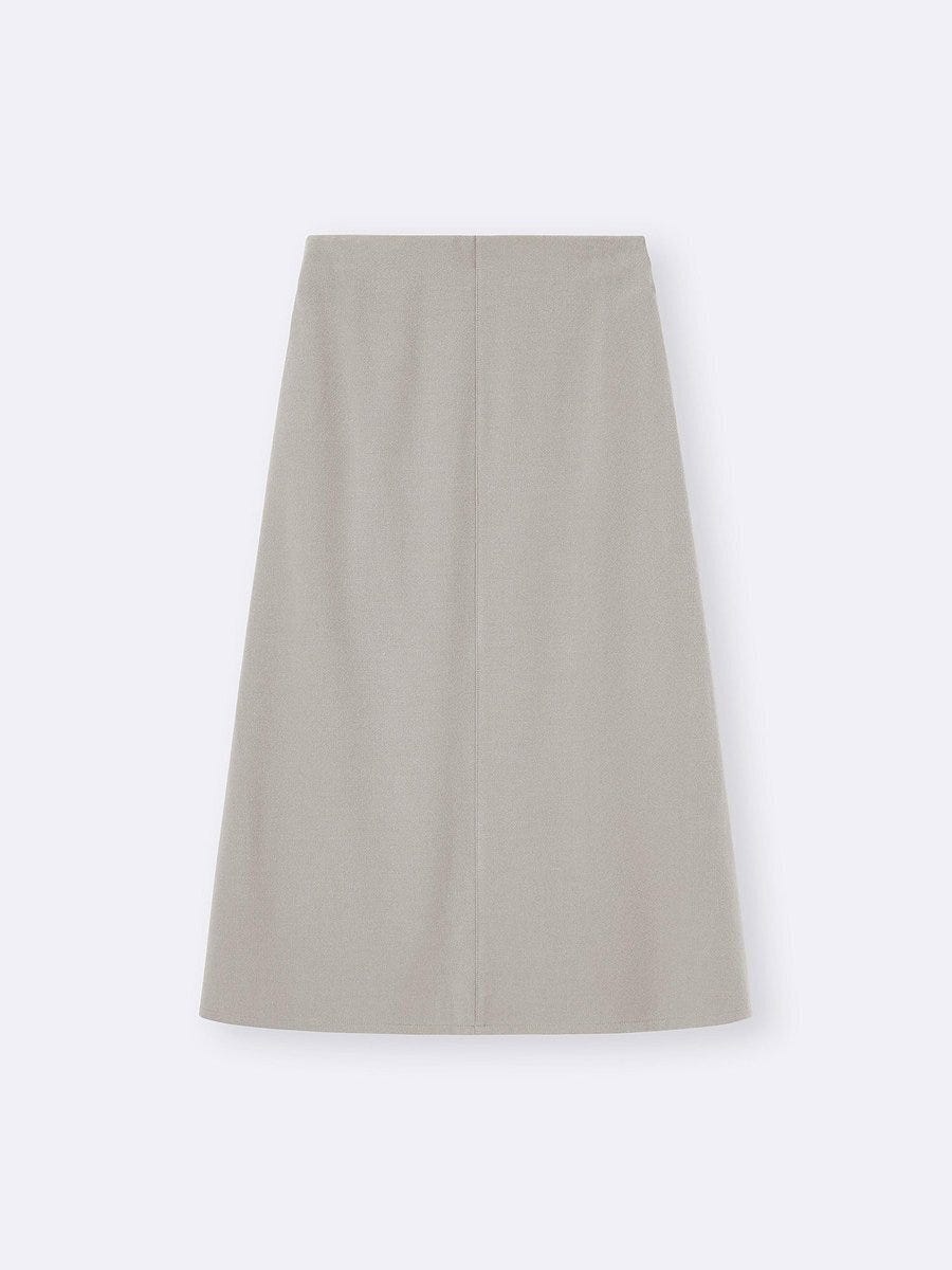 GUのブラッシュドフレアスカート