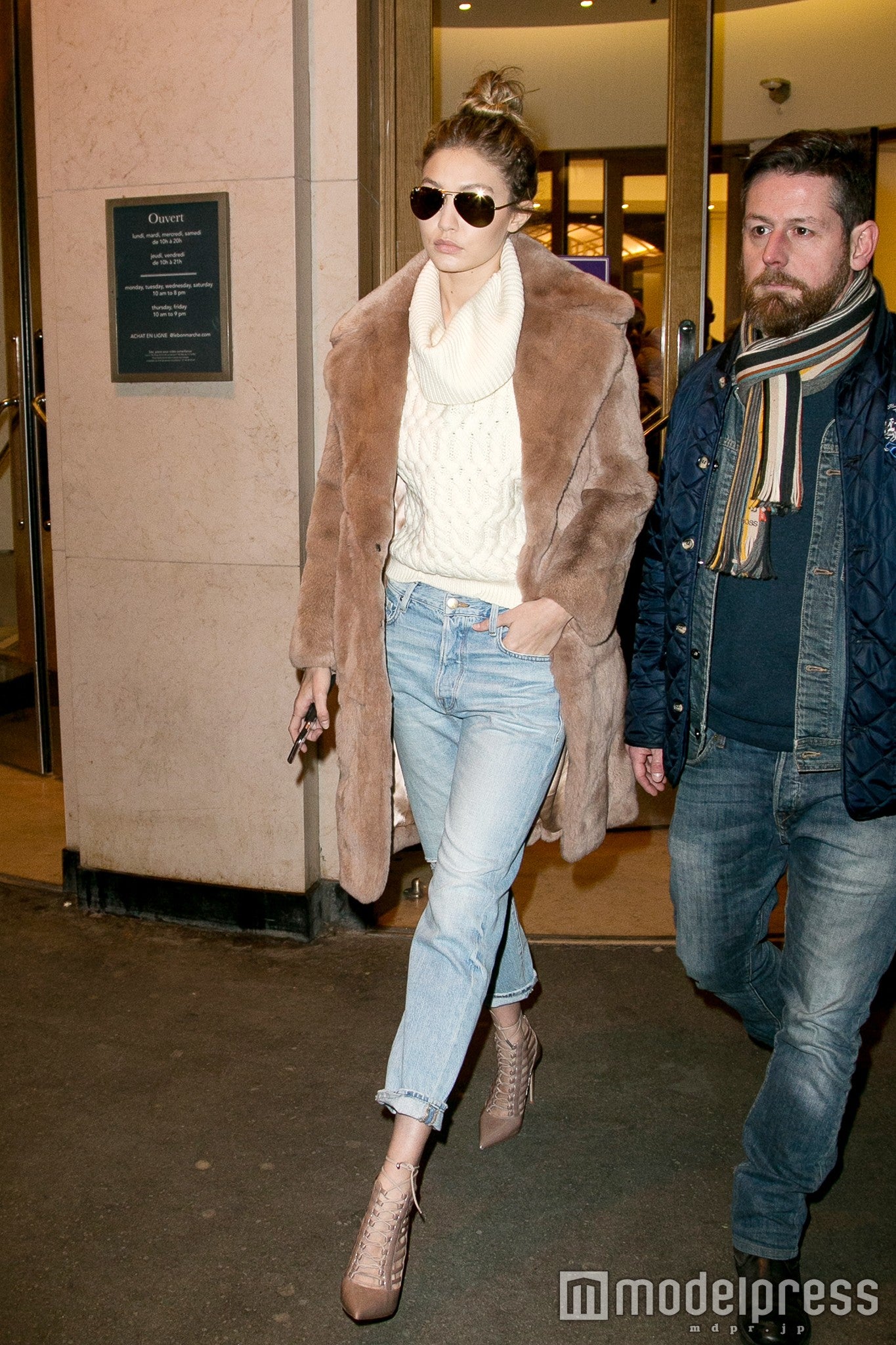 もこもこファーコートが超キュート！／photo：Getty Images