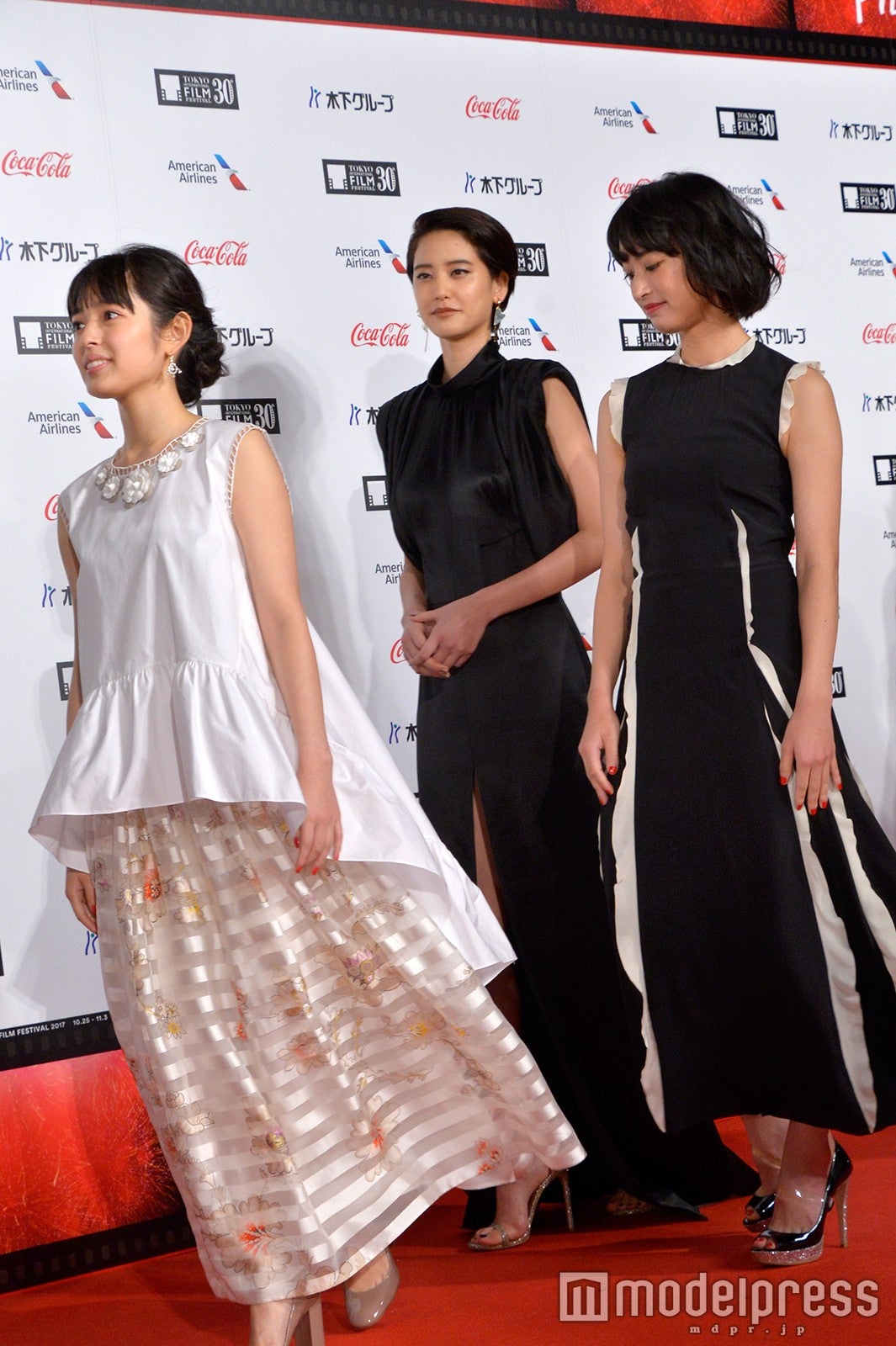 矢作穂香、山崎紘菜、門脇麦（C）モデルプレス