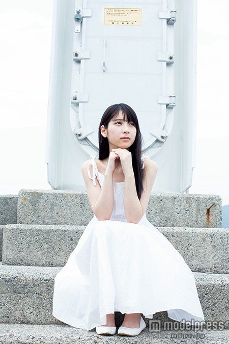 松岡菜摘ファースト写真集『追伸』（集英社刊）より（C）佐藤裕之／週刊ヤングジャンプ