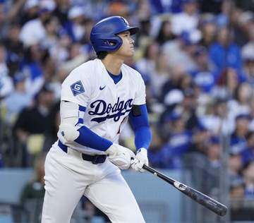 大谷翔平 初回先頭打者弾でヒマワリの種をかけたまさかの人物「フハハッ！」ベンチで大喜び→テオ離脱で今後も継続？