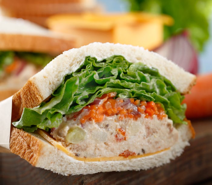 ツナサンドイッチ/画像提供:スターバックスコーヒージャパン