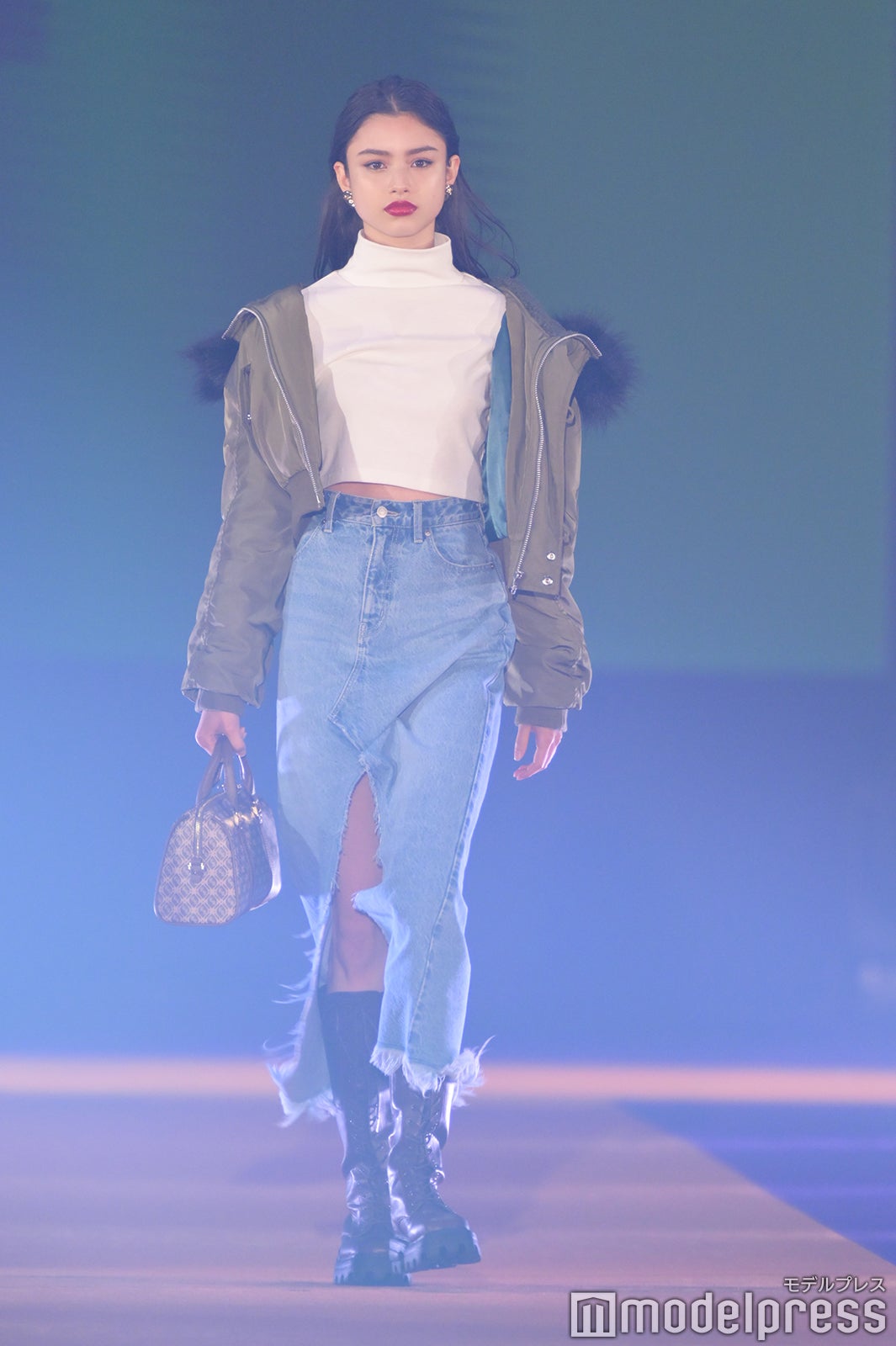 （C）モデルプレス