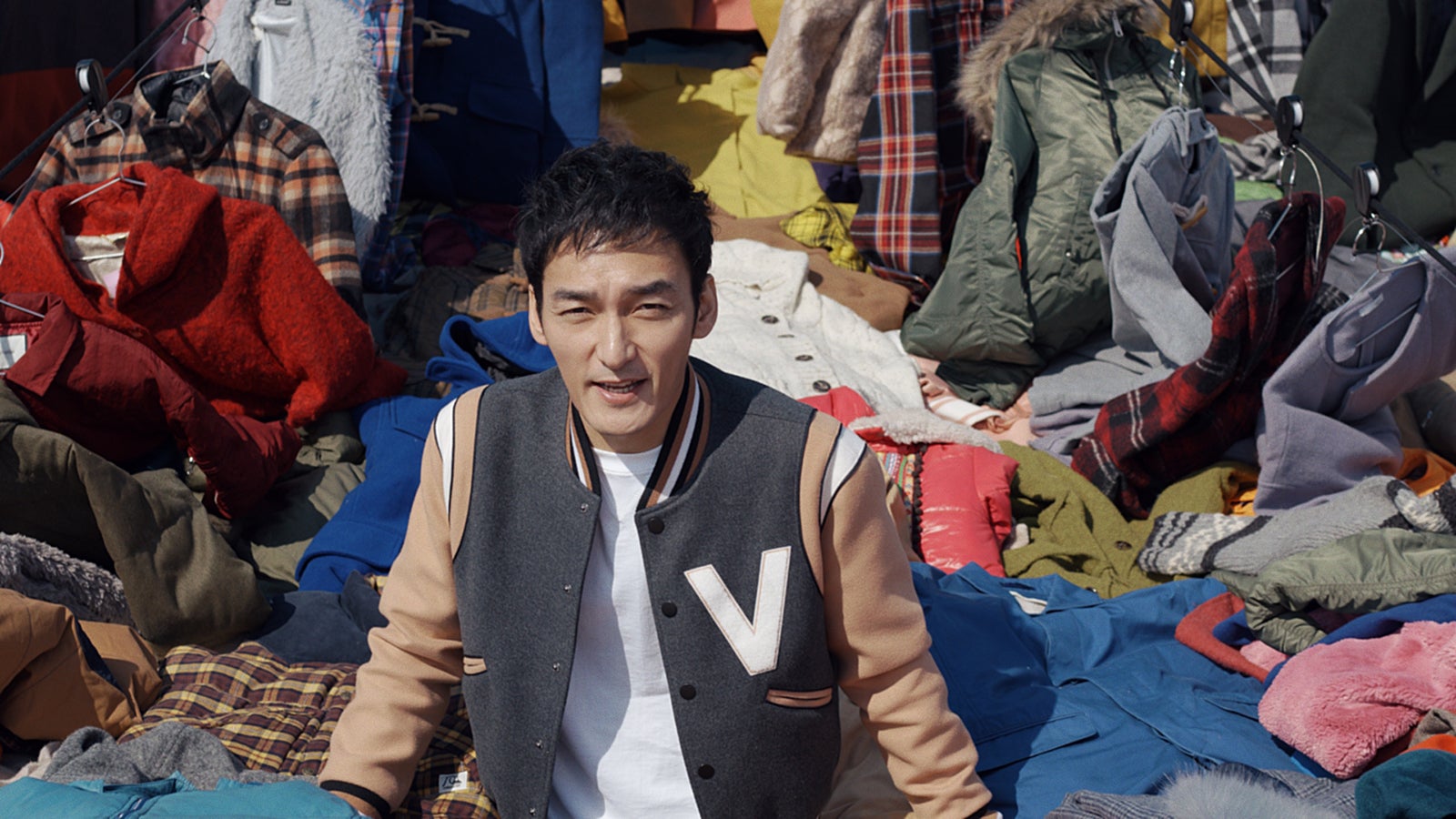 草なぎ剛「CGではありませーん」高所で埋もれる