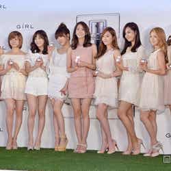 少女時代(左から:ソヒョン、サニー、テヨン、ティファニー、ユナ、ジェシカ、ユリ、ヒョヨン、スヨン)