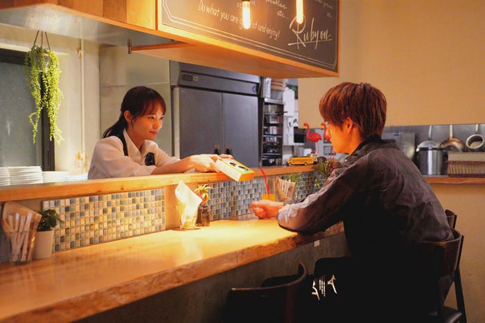 佐藤玲、藤岡真威人(C)那多ここね/SQUARE ENIX・ドラマ「クールドジ男子」製作委員会