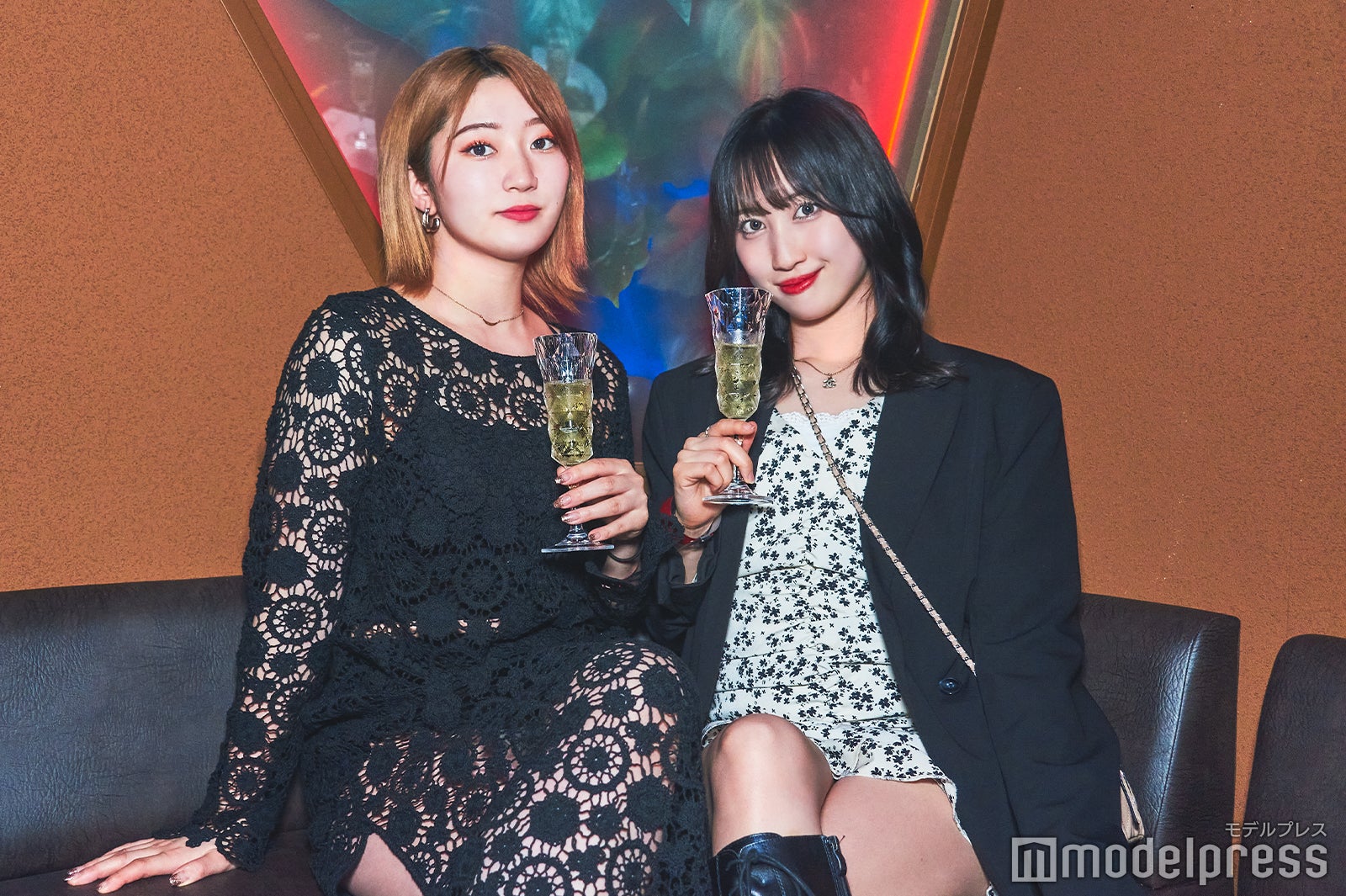 （右）Moeka（C）モデルプレス