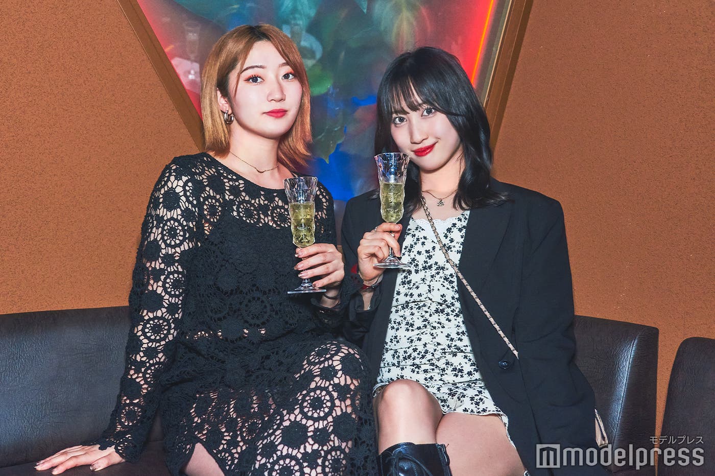 (右)Moeka(C)モデルプレス