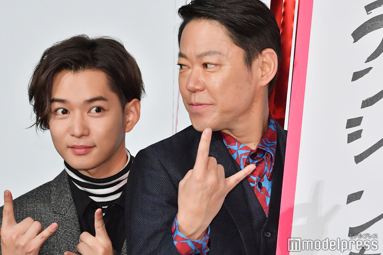 突然“ひょっこり”し始めた千葉雄大のことが気になる阿部サダヲ（C）モデルプレス