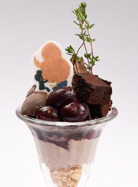 「チャッキーごめんね」なかなおりのチョコレートパフェ1290円（税込）（C）BANDAI