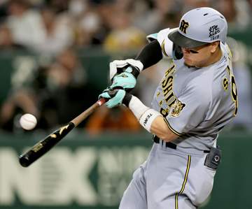 阪神・佐藤輝、今季初打点となる適時打 八回に貴重な追加点となる2点目 今季初のマルチもマーク