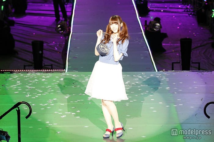 松村沙友理/デビュー3周年記念ライブ『乃木坂46 3rd YEAR BIRTHDAY LIVE』内ファッションショーにて撮影