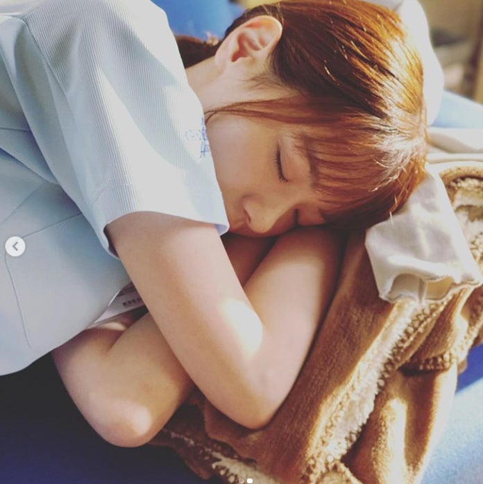 「アンサング・シンデレラ」西野七瀬、寝顔ショットにファン悶絶