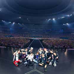 「INI 2ND ARENA LIVE TOUR ［READY TO POP！］IN KYOCERA DOME OSAKA」より（C）LAPONE Entertainment