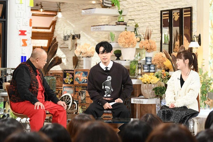 (左から)笑福亭鶴瓶、成田凌、川栄李奈(C)TBS