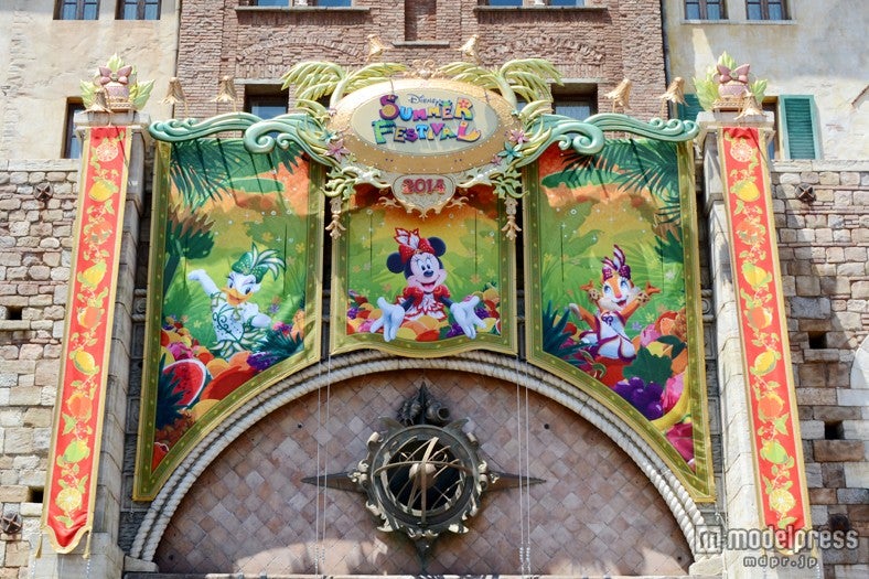 ディズニーシーエントランス「ディズニー・サマーフェスティバル」