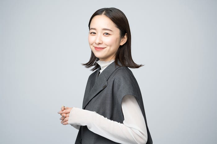 堀田真由(C)NHK