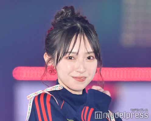 日向坂46金村美玖、愛くるしいお団子ヘアに視線集中<GirlsAward 2023 A/W>