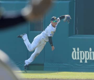 阪神2軍 西純が右翼からレーザービームで失点防ぐ 打っても2安打と攻守で躍動