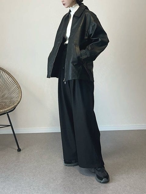 黒ワイドパンツのコーデ5