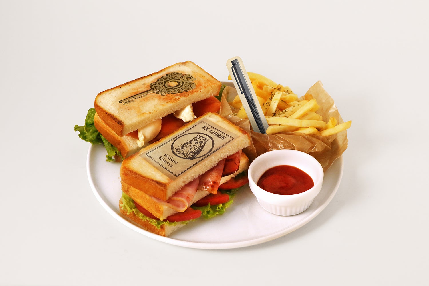 真実への手がかりサンドイッチ～BLT/ サーモンクリームチーズ～1,740円（提供画像）