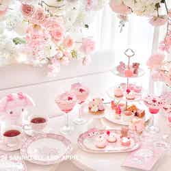 マイメロディ & テディジンジャー コラボアフタヌーンティー マイメロディ パフェ & オリジナルコースター付き マイメロ ドリンク付き」 8000円(税込)/提供画像