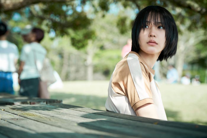 南沙良(C)武田綾乃/講談社(C)2025 映画「愛されなくても別に」製作委員会