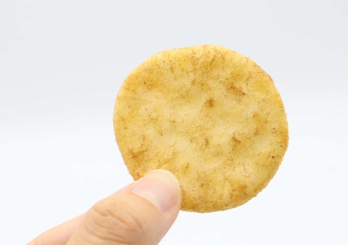 結局ファミマ味って何味なの？答えが判明！“秘密の味”のおせんべい実食レポ！