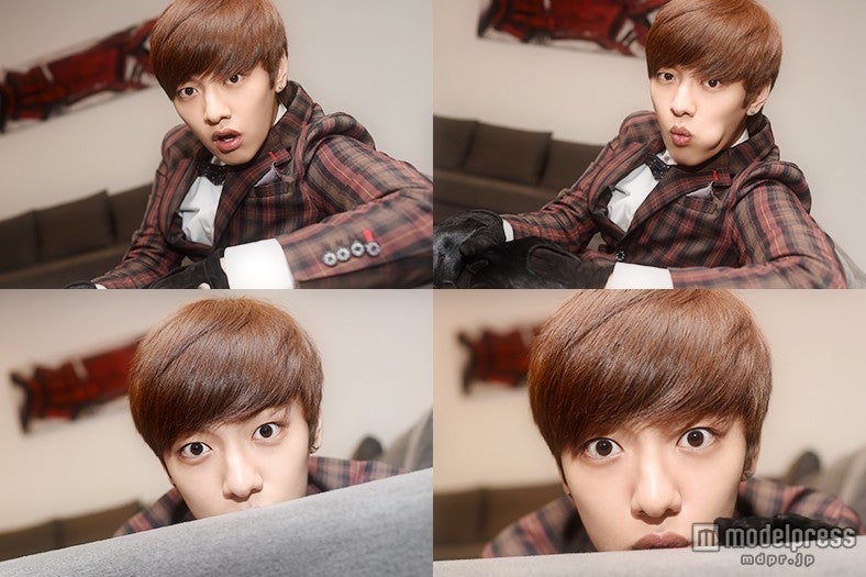 ひょっこり顔を出すポーズは「カワイイじゃん！」と自画自賛でした