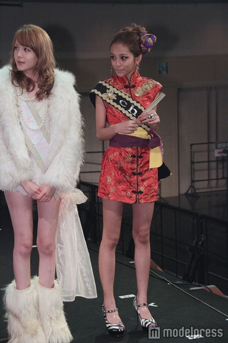 トリンドル玲奈、脇田恵子（「ViVi Night in Osaka」より）