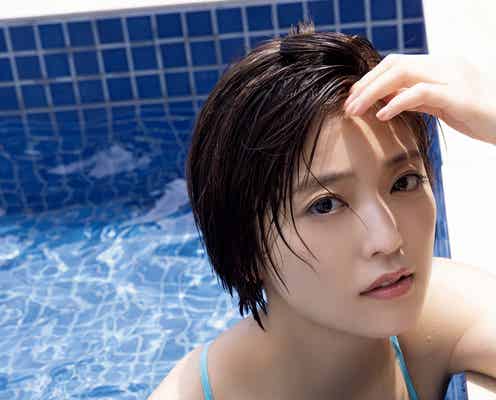 工藤美桜、爽やか水着姿で美谷間チラリ 恋愛観語る
