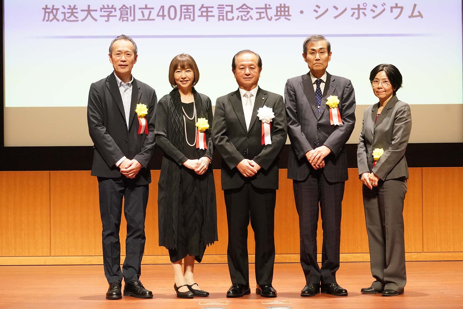 （左より）倉橋節也、麻木久仁子、岩永雅也、石井潔、篠原朋子（提供写真）