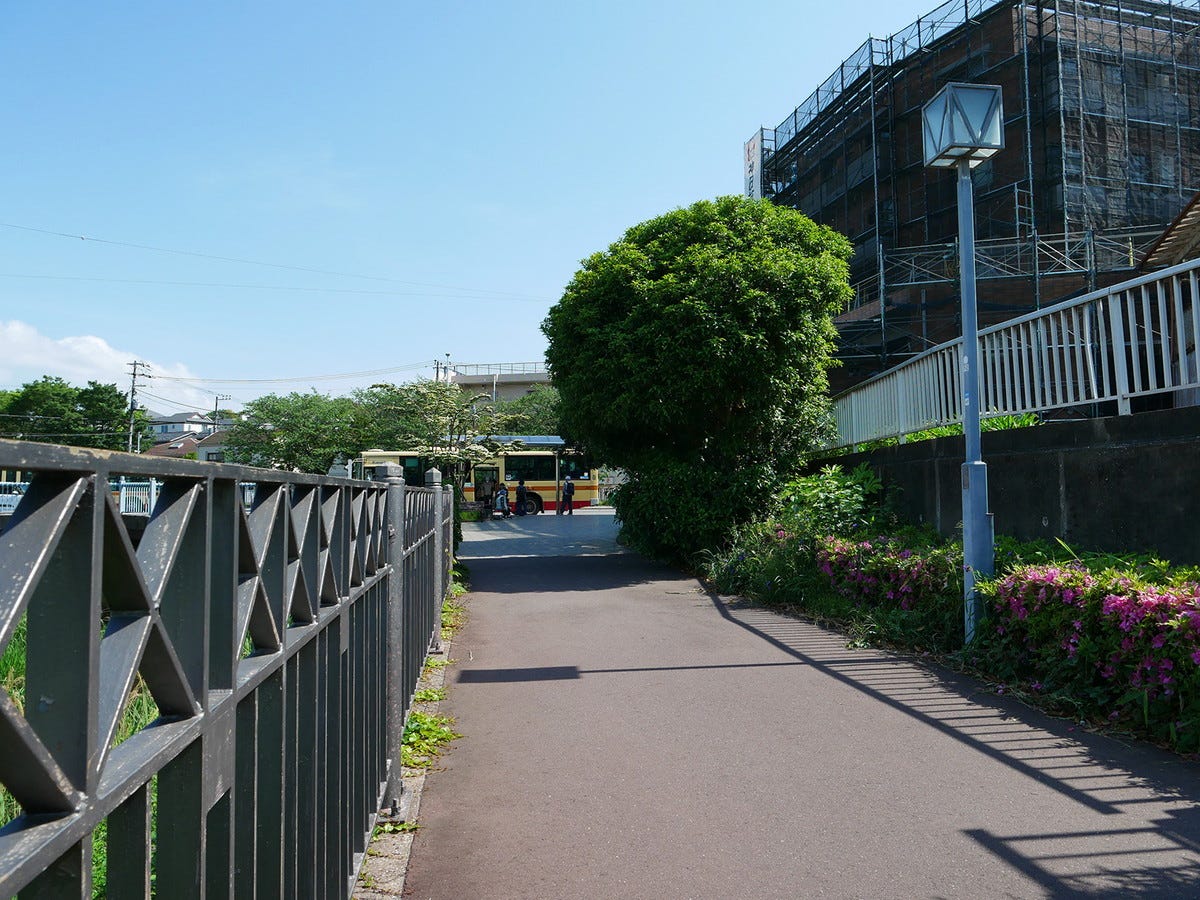 第2話で青木と井田が歩いていた「いたち川遊歩道」(横浜市栄区)