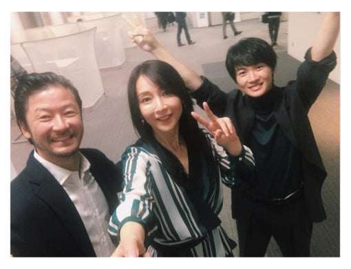 稲森いずみ、神木隆之介の成長に驚き「あんなに小さかったのに」 浅野忠信との自撮り3ショットが話題