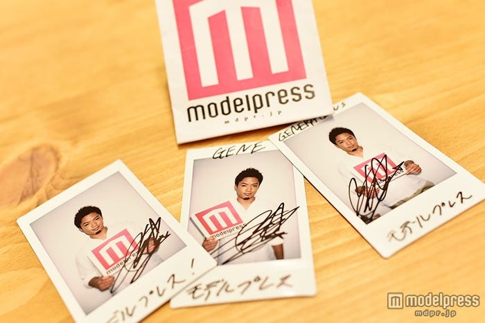 直筆サイン入りチェキ