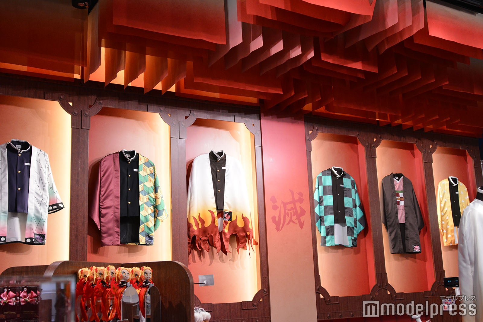 （C）モデルプレス